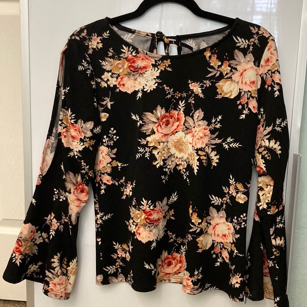 Floral cold shoulder blouse with flared sleeves